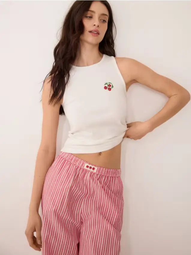 Pigiama due pezzi con ricamo - rosso