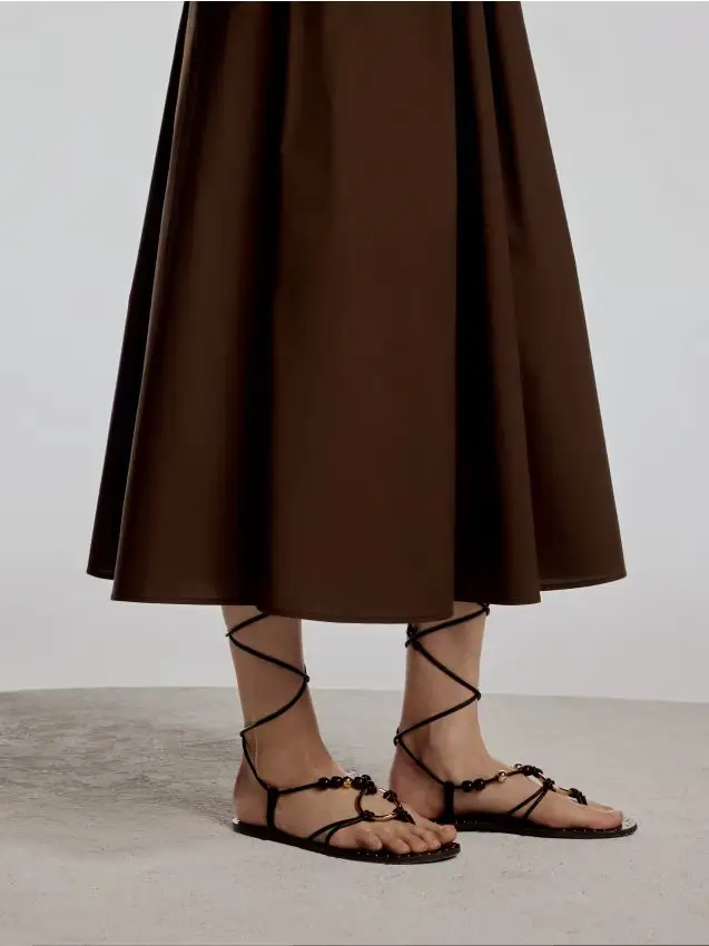 Sandali con cinturini - marrone scuro
