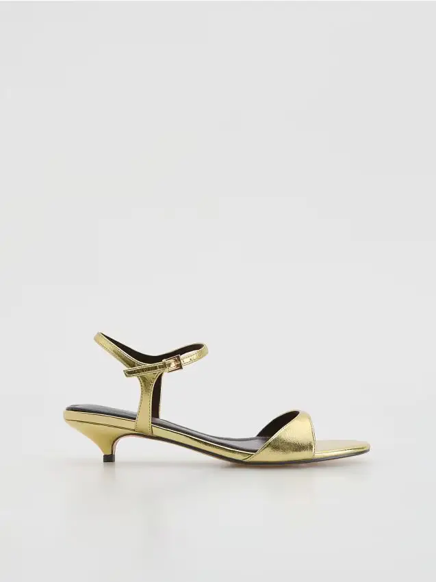 Sandali dorati con tacco - oro