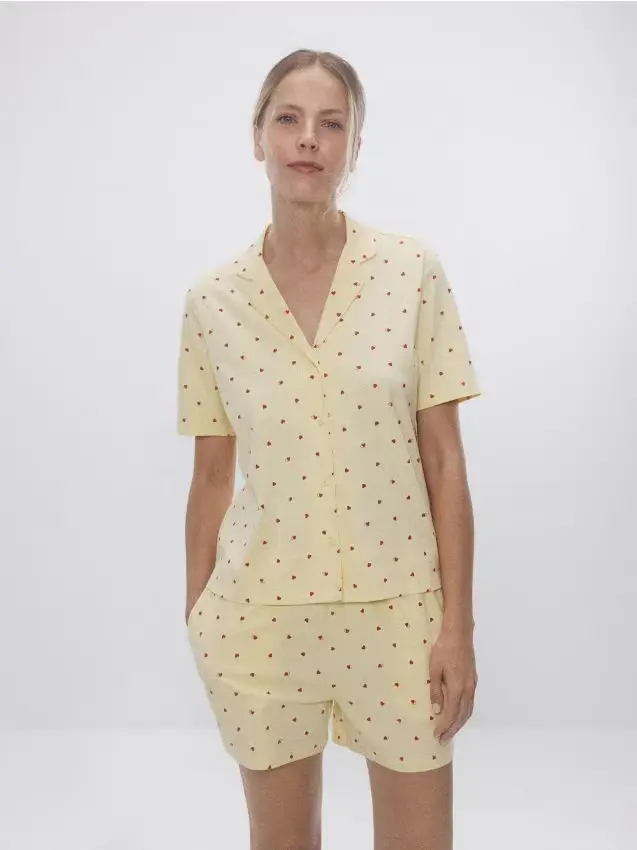 Set pigiama da due pezzi con motivo a cuori - giallo chiaro