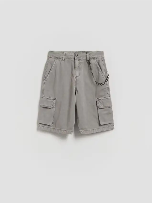 Short cargo con catena - grigio chiaro