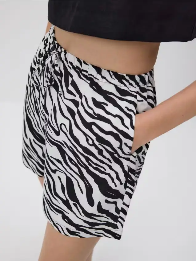 Shorts con fantasia in lino - panna