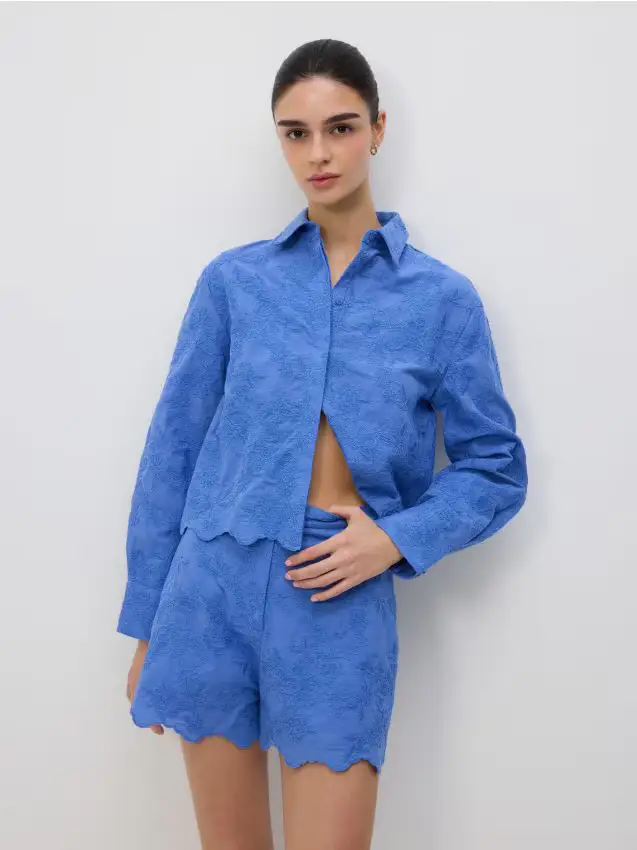 Shorts in cotone con ricamo - azzurro