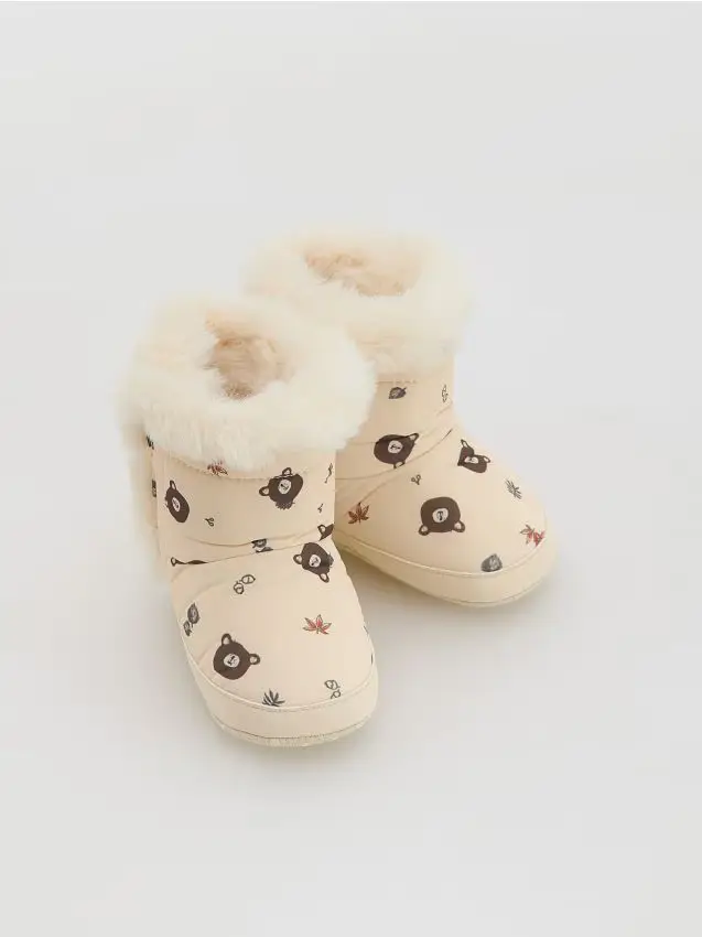 Stivaletti con dettaglio in eco-pelliccia - beige