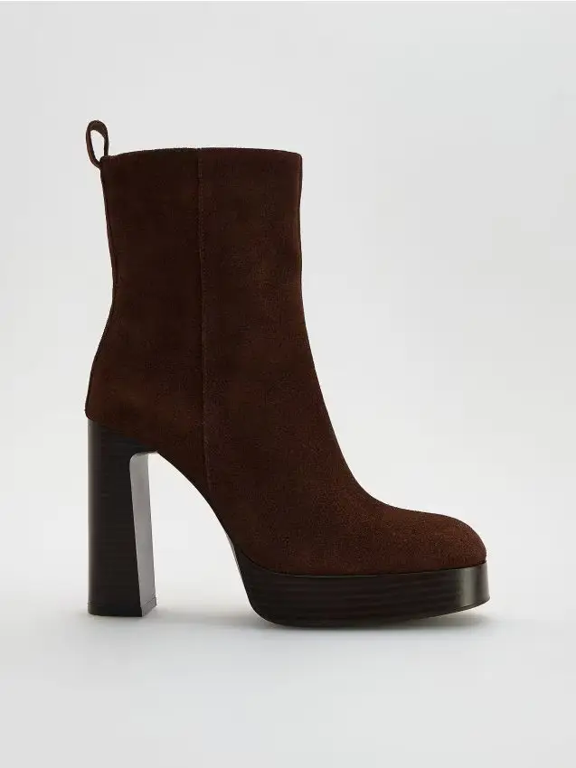 Stivaletti in pelle con tacco - marrone