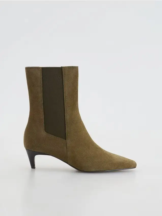 Stivaletti in pelle scamosciata con tacco alto - verde-marrone