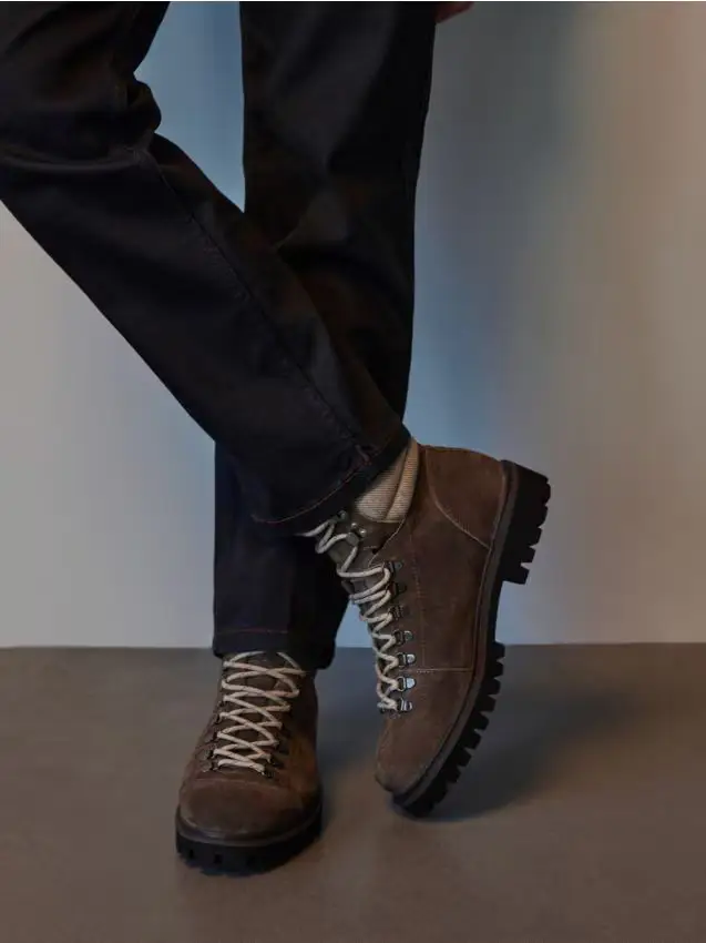 Stivaletti in pelle scamosciata - marrone