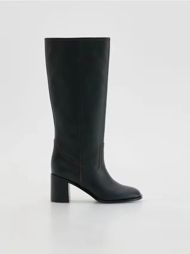 Stivali alti in pelle con tacco - nero