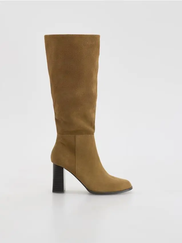 Stivali alti scamosciati - beige