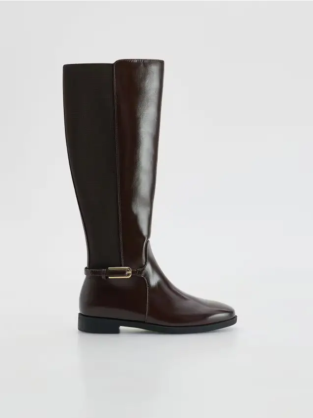 Stivali con cinturino decorativo - mogano