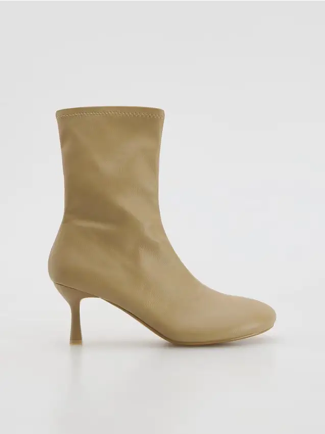 Stivali con tacco alto - nude