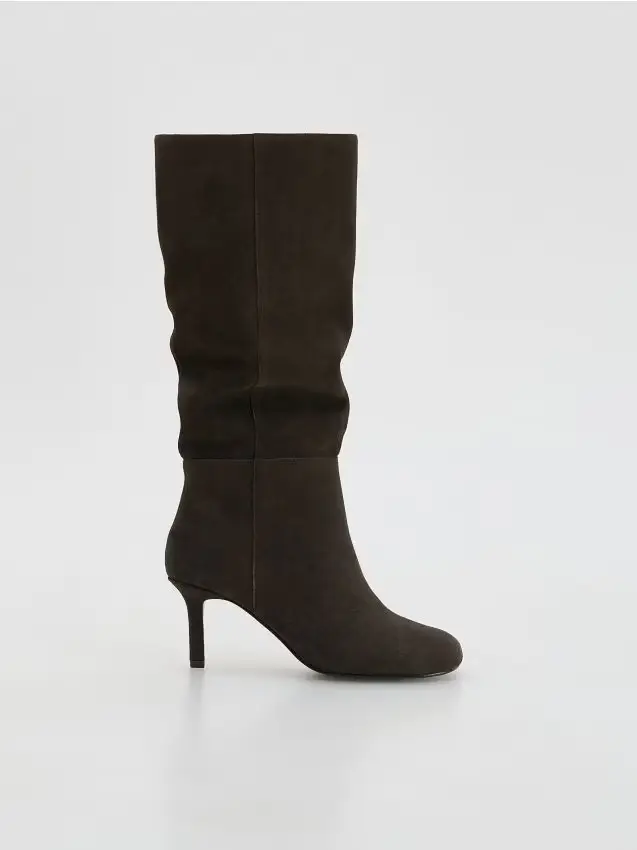 Stivali con tacco in camoscio - marrone scuro