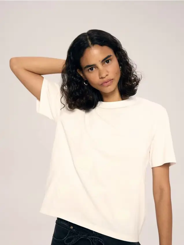 T-shirt con ricamo a cuori - panna