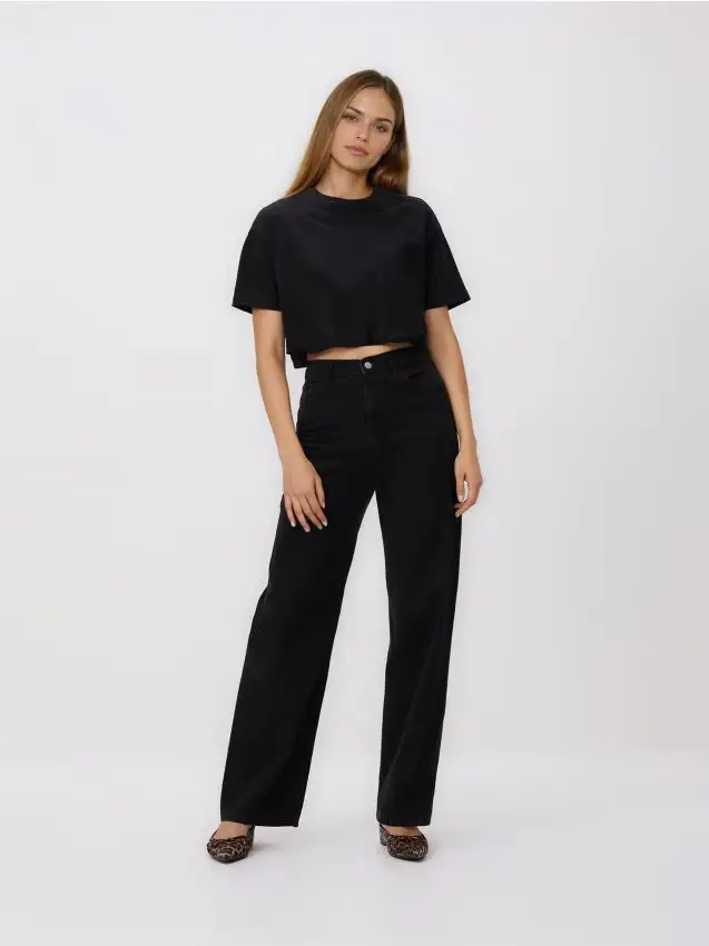 T-shirt corto con arricciatura - nero