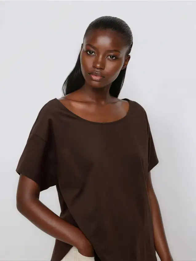 T-shirt in cotone - marrone scuro