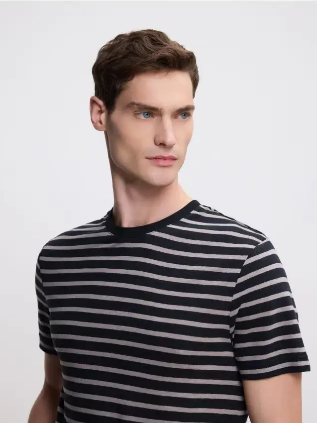 T-shirt in misto lino - marrone