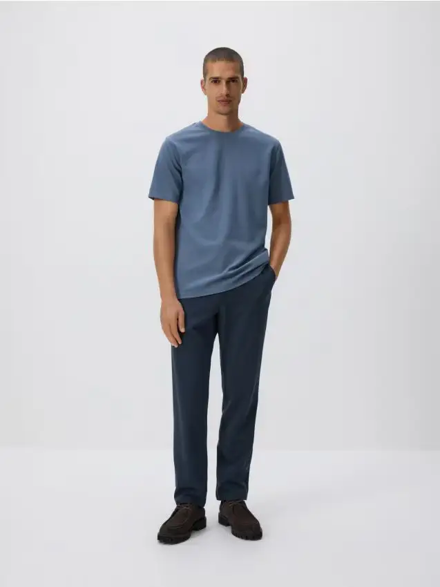 T-shirt regular fit con applicazione - azzurro