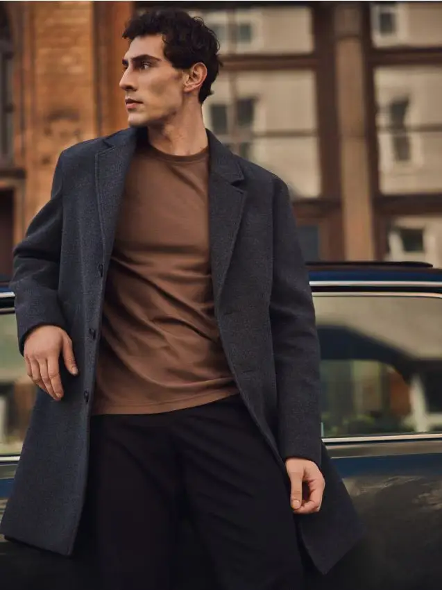 T-shirt regular in viscosa - marrone scuro