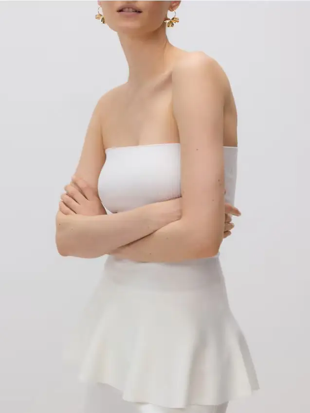 Top con base svasata - bianco