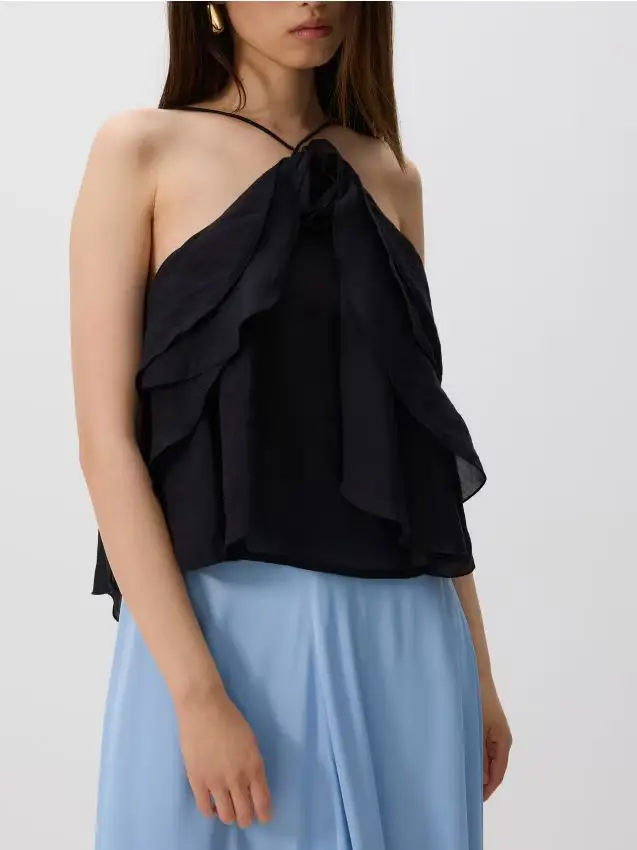 Top con rosa decorativa - nero