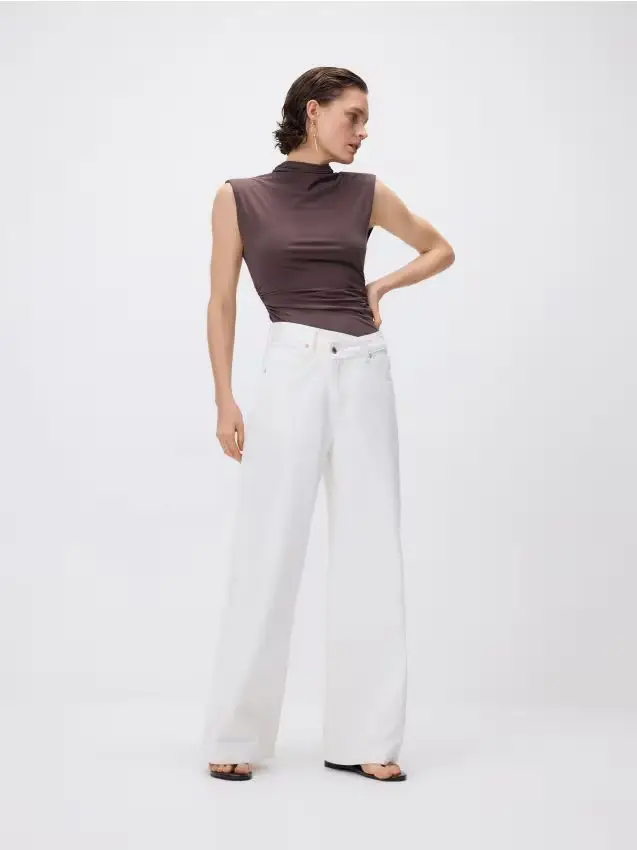 Top in modal - marrone