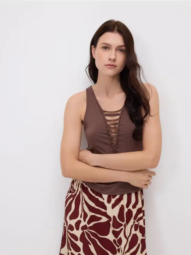 Top in viscosa - marrone