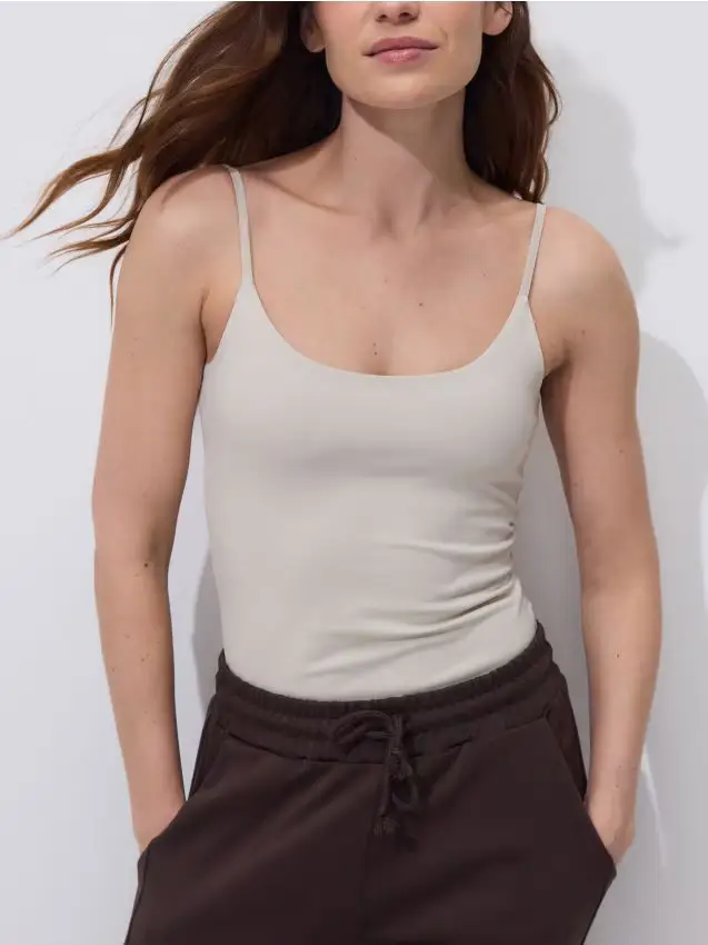 Top liscio con spalline - beige