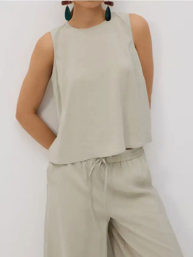 Top liscio in misto modal - verde pallido