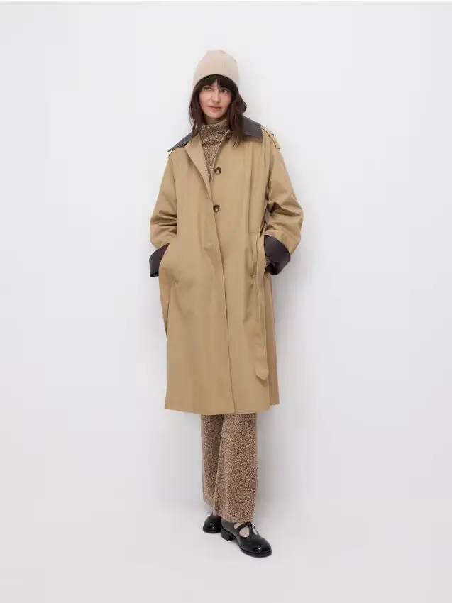 Trench con rifiniture contrastanti - beige