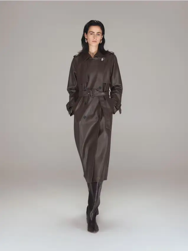 Trench lungo con cintura da annodare in vita - marrone scuro