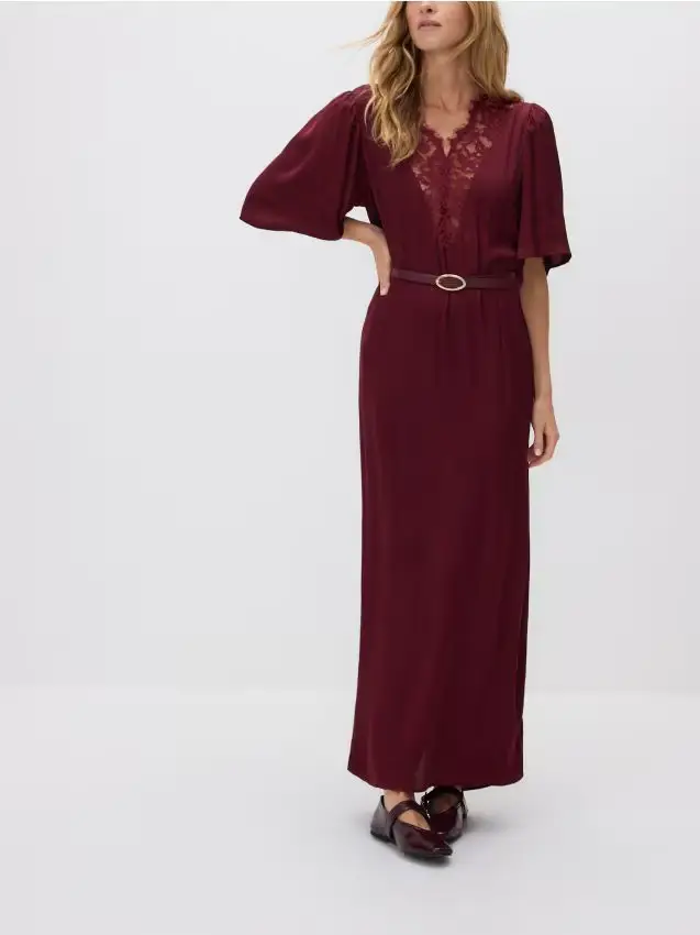 Vestito con cintura a catena - bordeaux