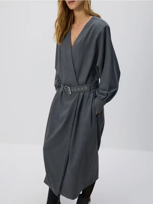 Vestito con cintura a catena - grigio scuro