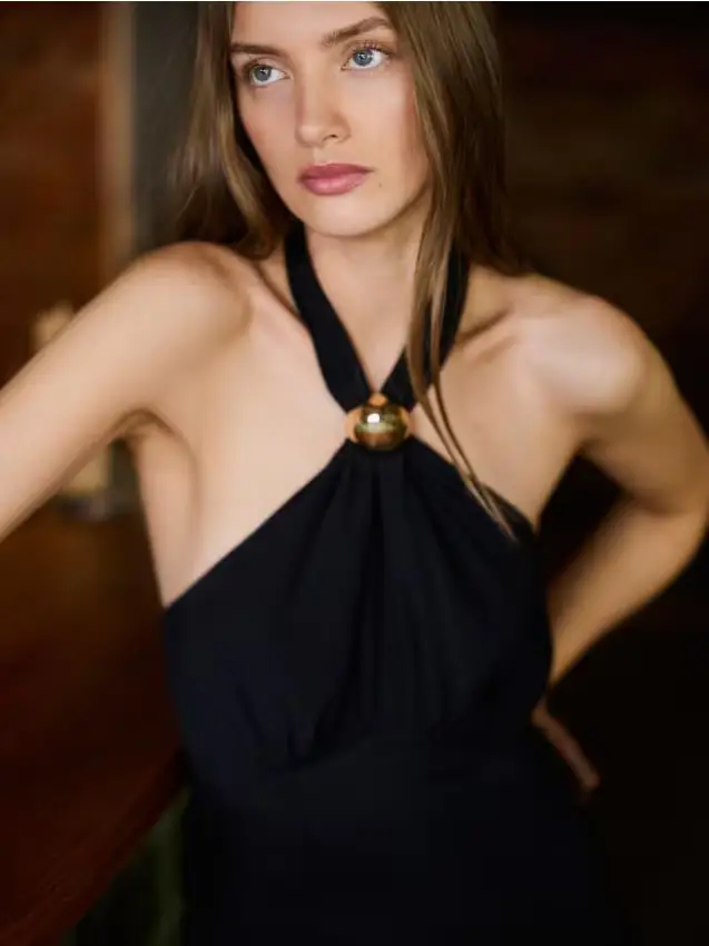 Vestito con scollatura americana - nero