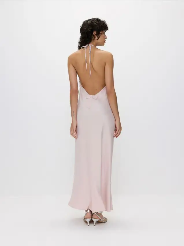 Vestito con scollo asimmetrico - rosa pastello