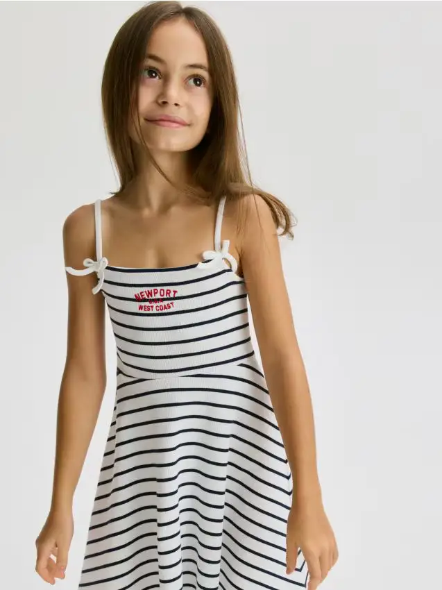 Vestito con spalline - bianco