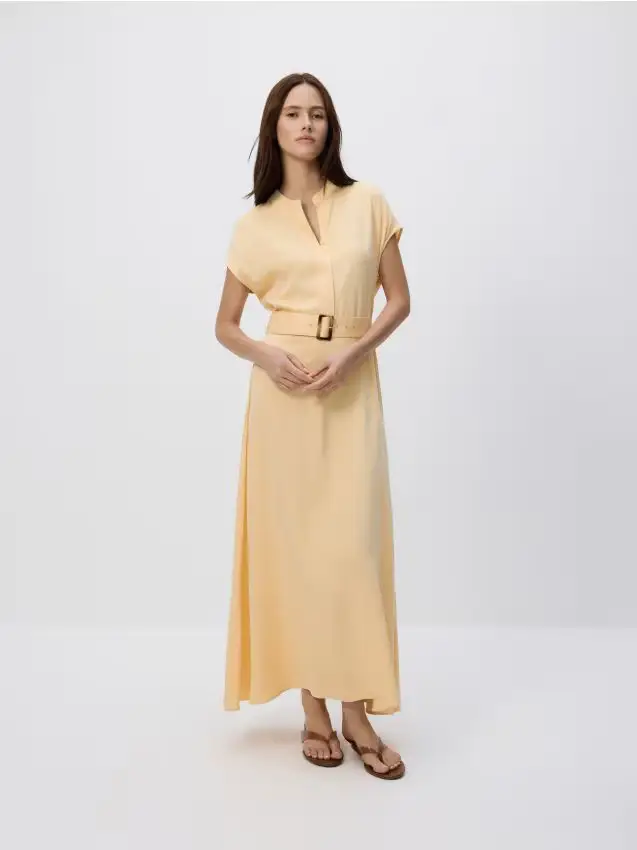 Vestito midi con cintura - giallo chiaro