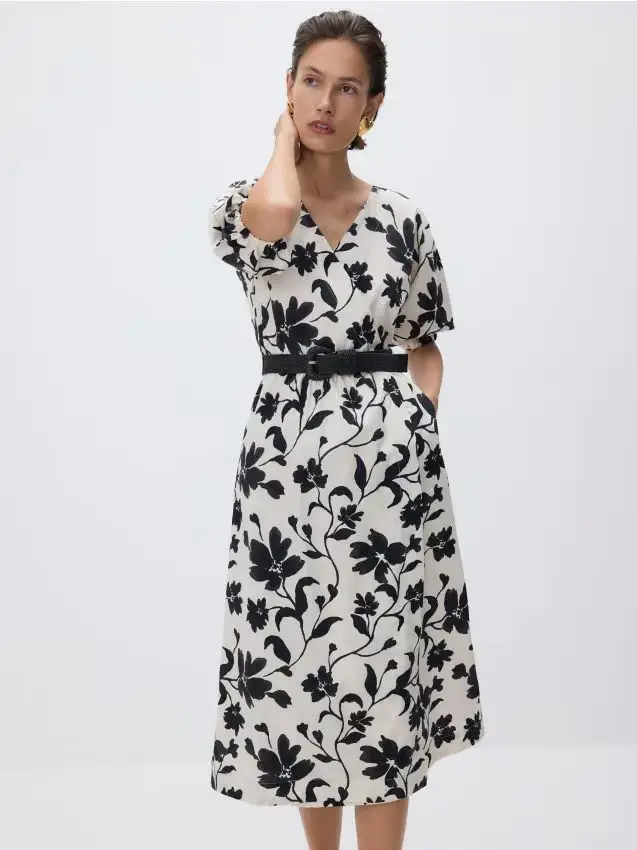 Vestito midi con cintura - multicolore