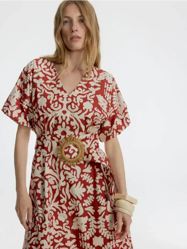 Vestito midi con cintura - rosso