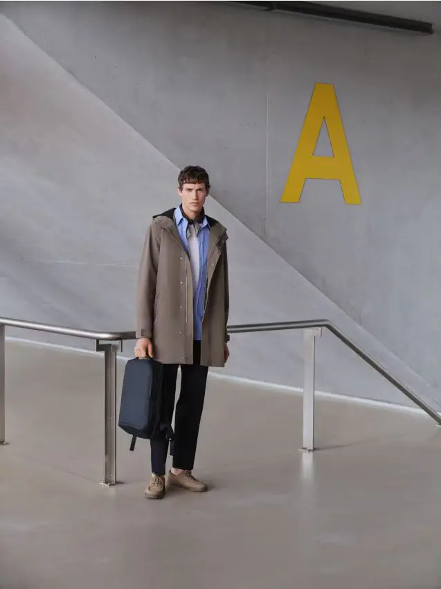 Zaino capiente con manico - nero