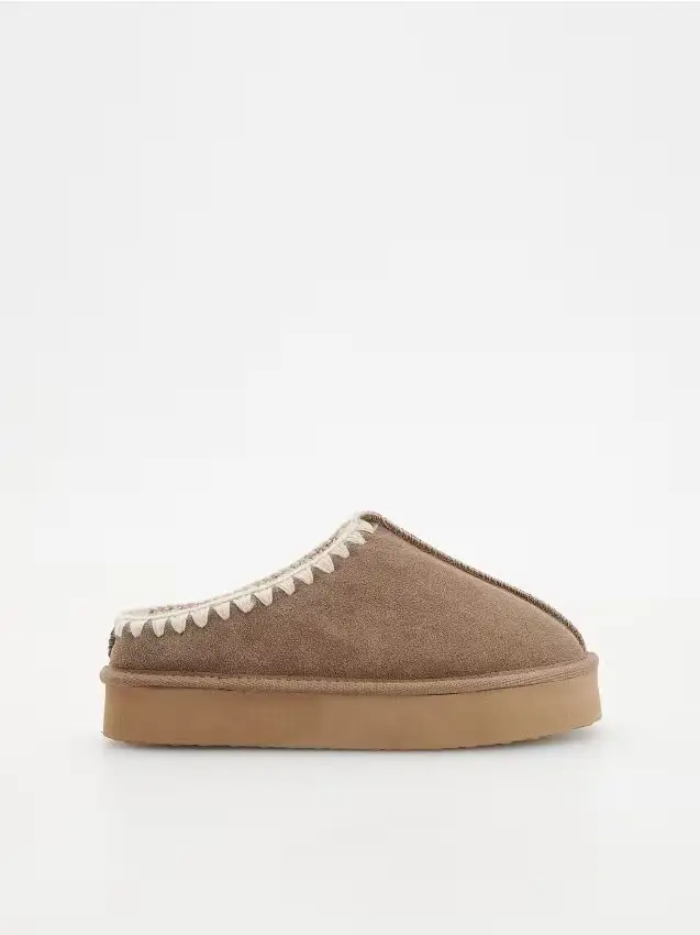 Zoccoli in camoscio con plateau - marrone