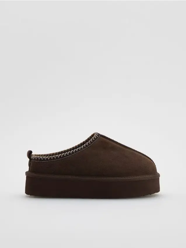 Zoccoli in camoscio con plateau - marrone scuro