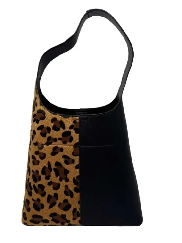 borsa nera donna in ecopelle con motivo animalier logo sul davanti miniatura 2