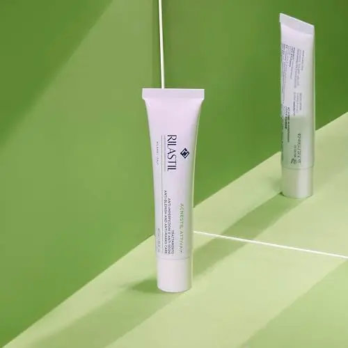 Rilastil Acnestil Crema Attiva + SPF30, Trattamento Anti-Imperfezioni per Pelli Miste, Grasse e con Tendenza Acneica miniatura 3