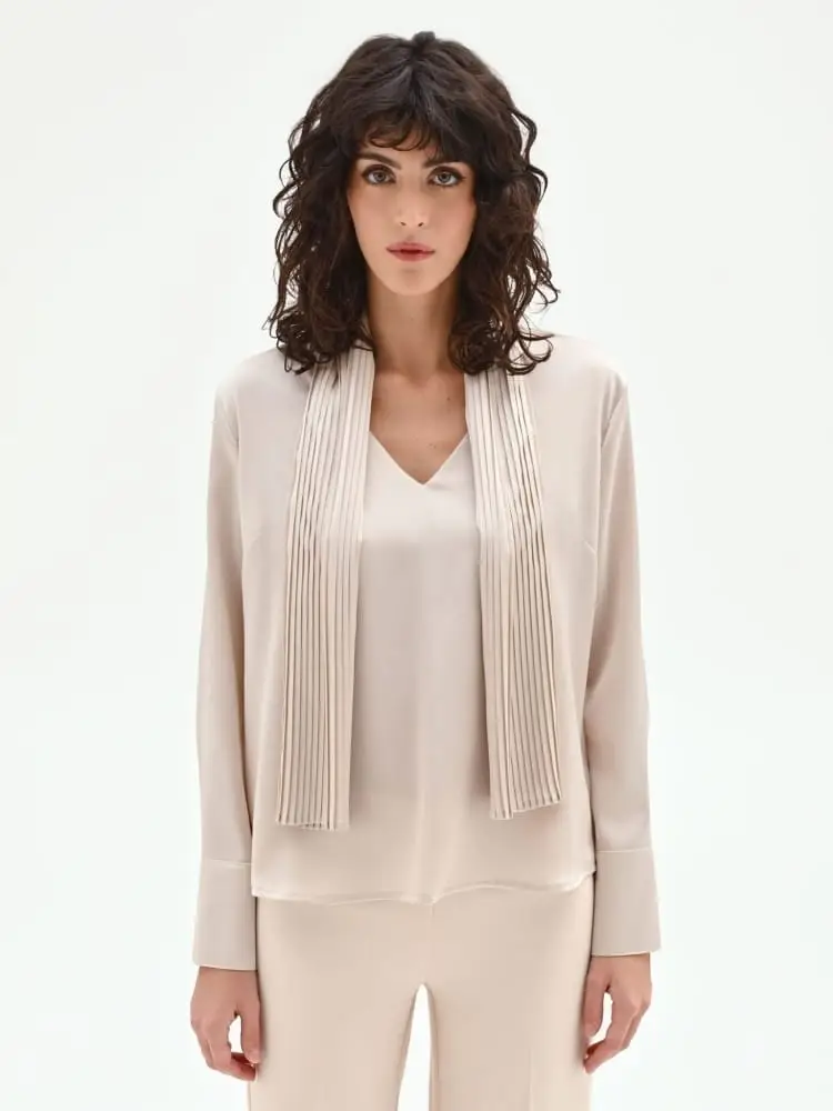 blusa beige chiaro scollo a v con foulard