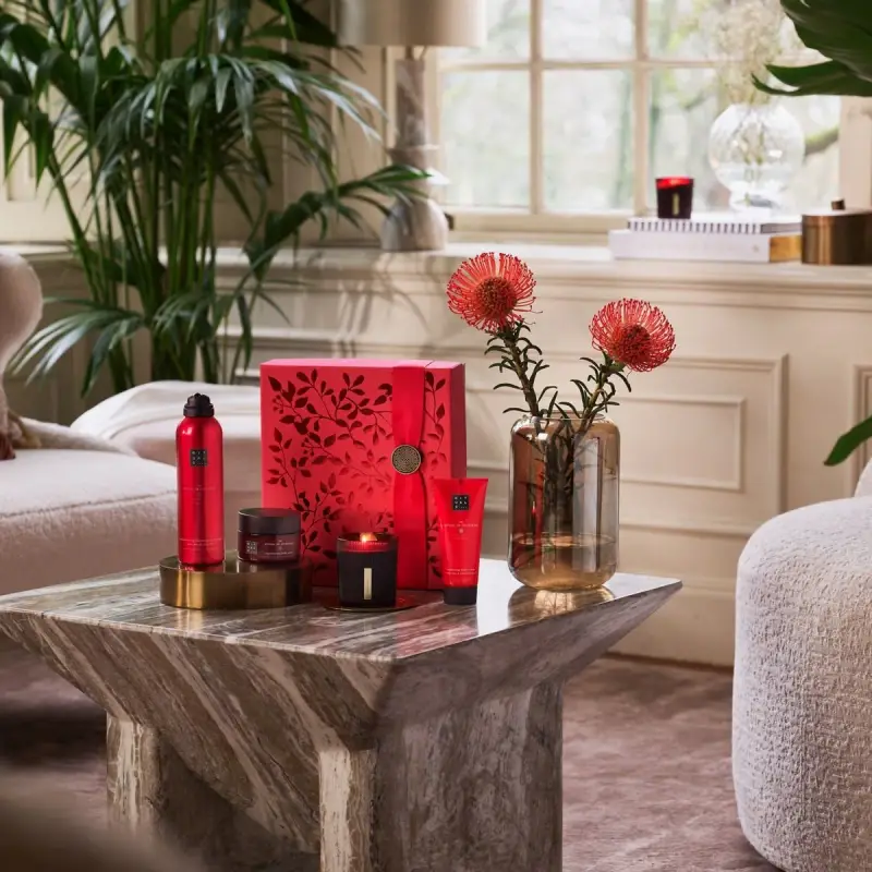 The Ritual of Ayurveda The Ritual of Ayurveda - Medium Gift Set 2024 - Cofanetto corpo, Cofanetto viso e corpo miniatura 4