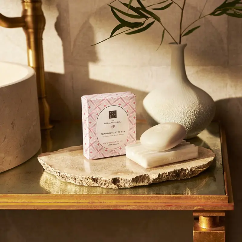 The Ritual of Sakura Detergente Solido per Corpo e Capelli - Sapone miniatura 4