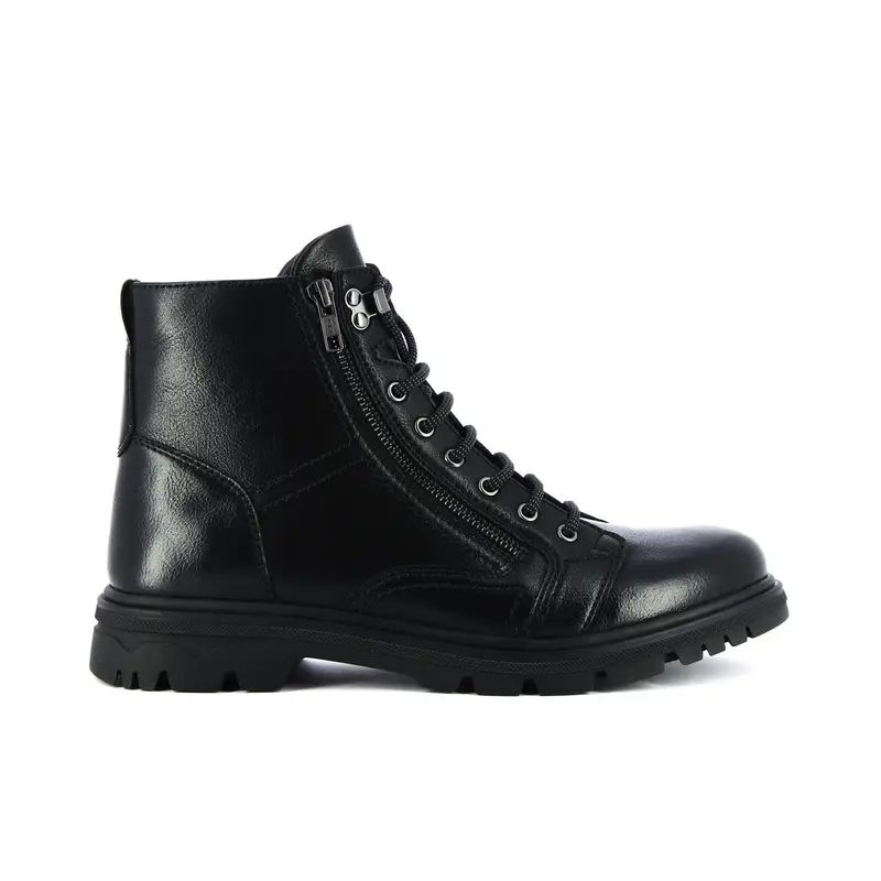 Anfibi neri con lacci e zip