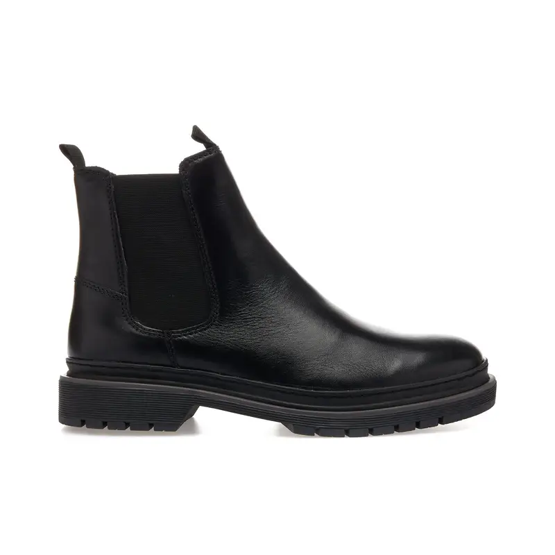 Stivaletti modello chelsea neri in pelle con suola carrarmato