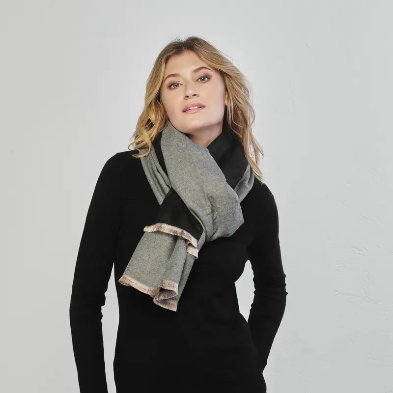Sciarpa nera e grigia bicolor