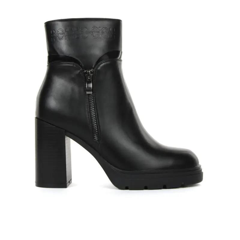 Stivaletti neri con tacco alto e dettaglio con logo